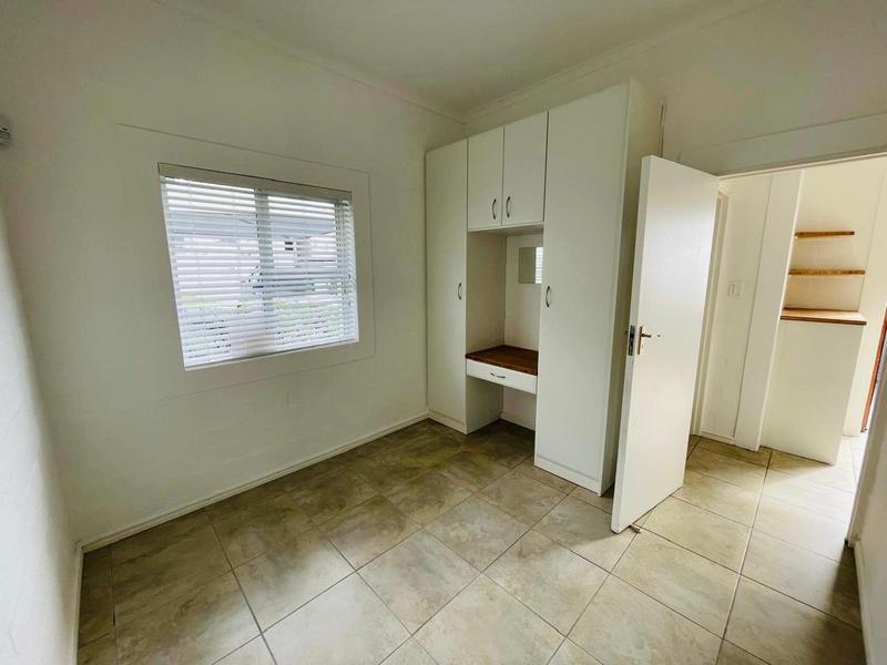 To Let 2 Bedroom Property for Rent in Simons Town Western Cape